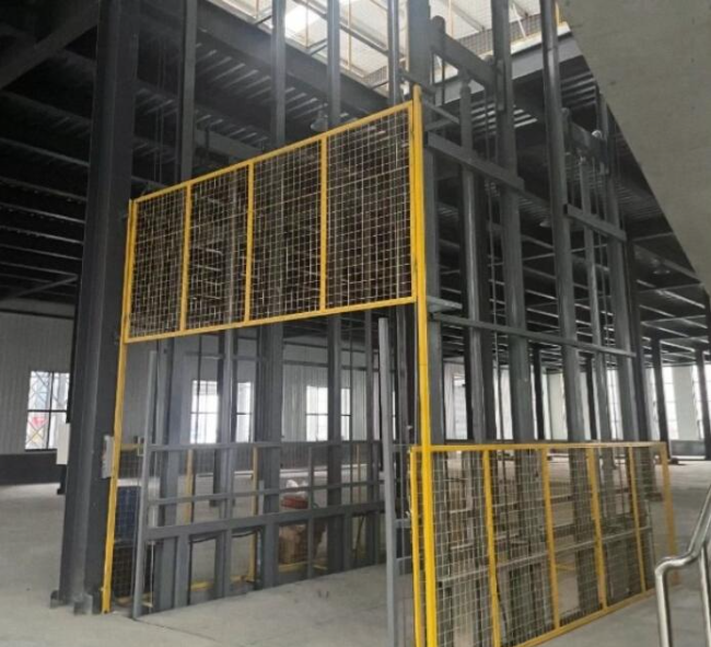 雷波请详细介绍一下货梯安装在室外的维护方法