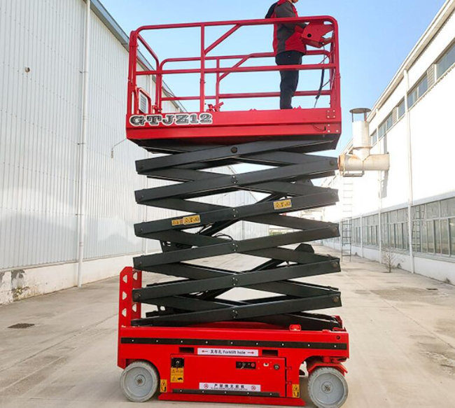 雷波自行走移动式升降机